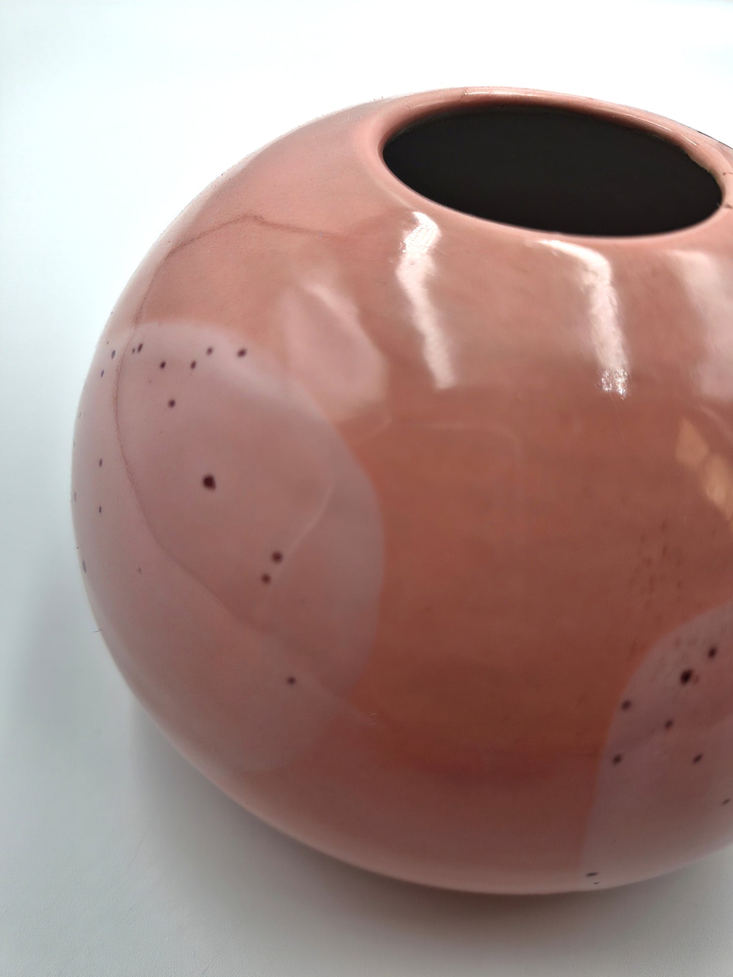 Round Vase Salmon