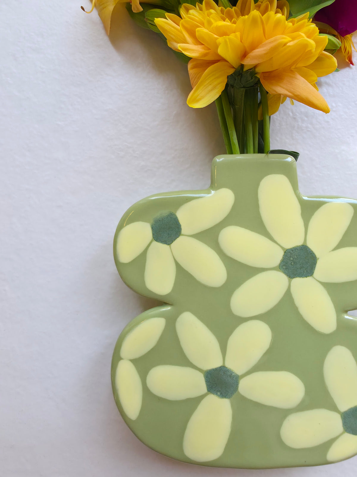 Wall Vase Madame Olive