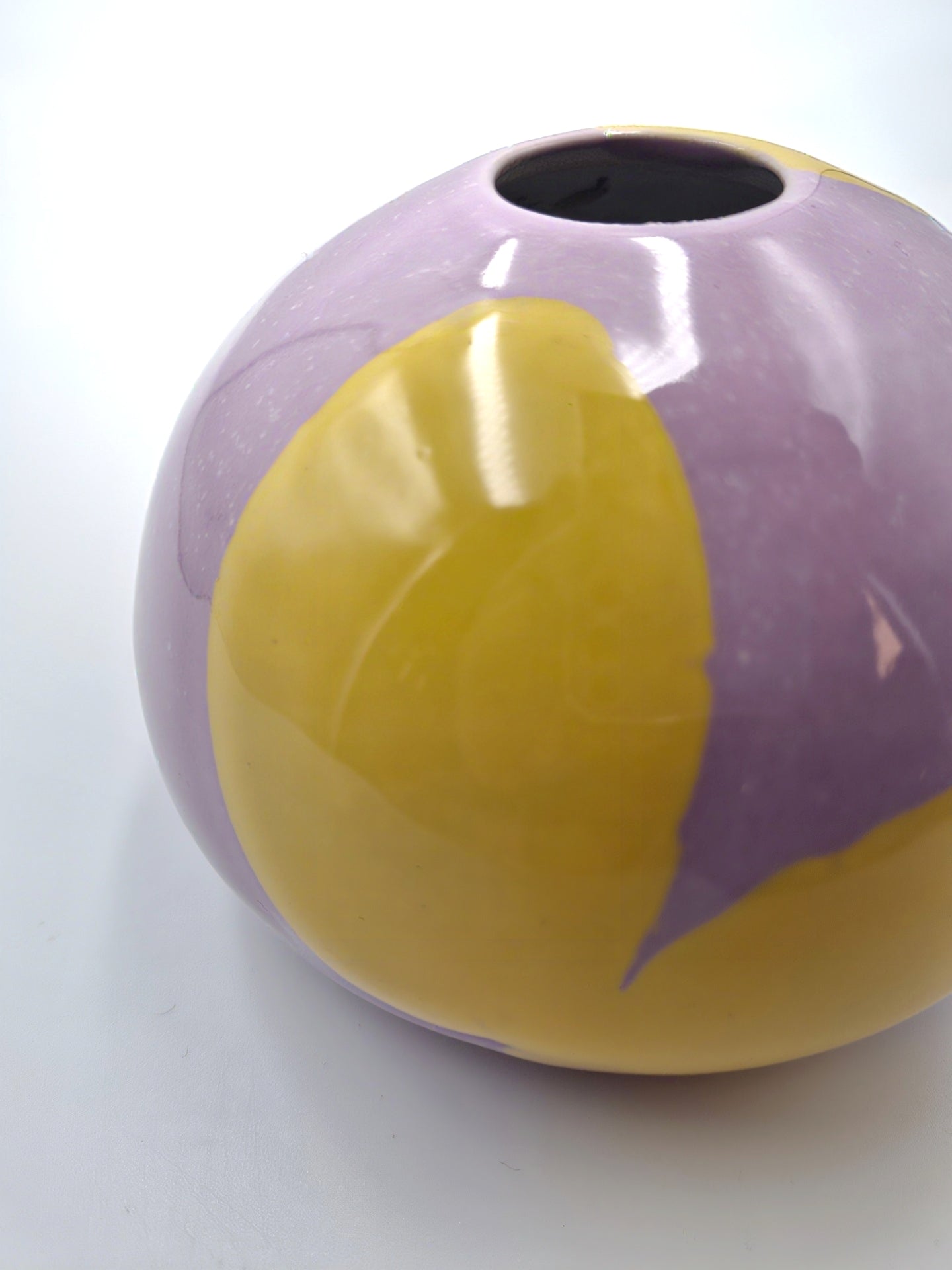 Round Vase Irish Bloom