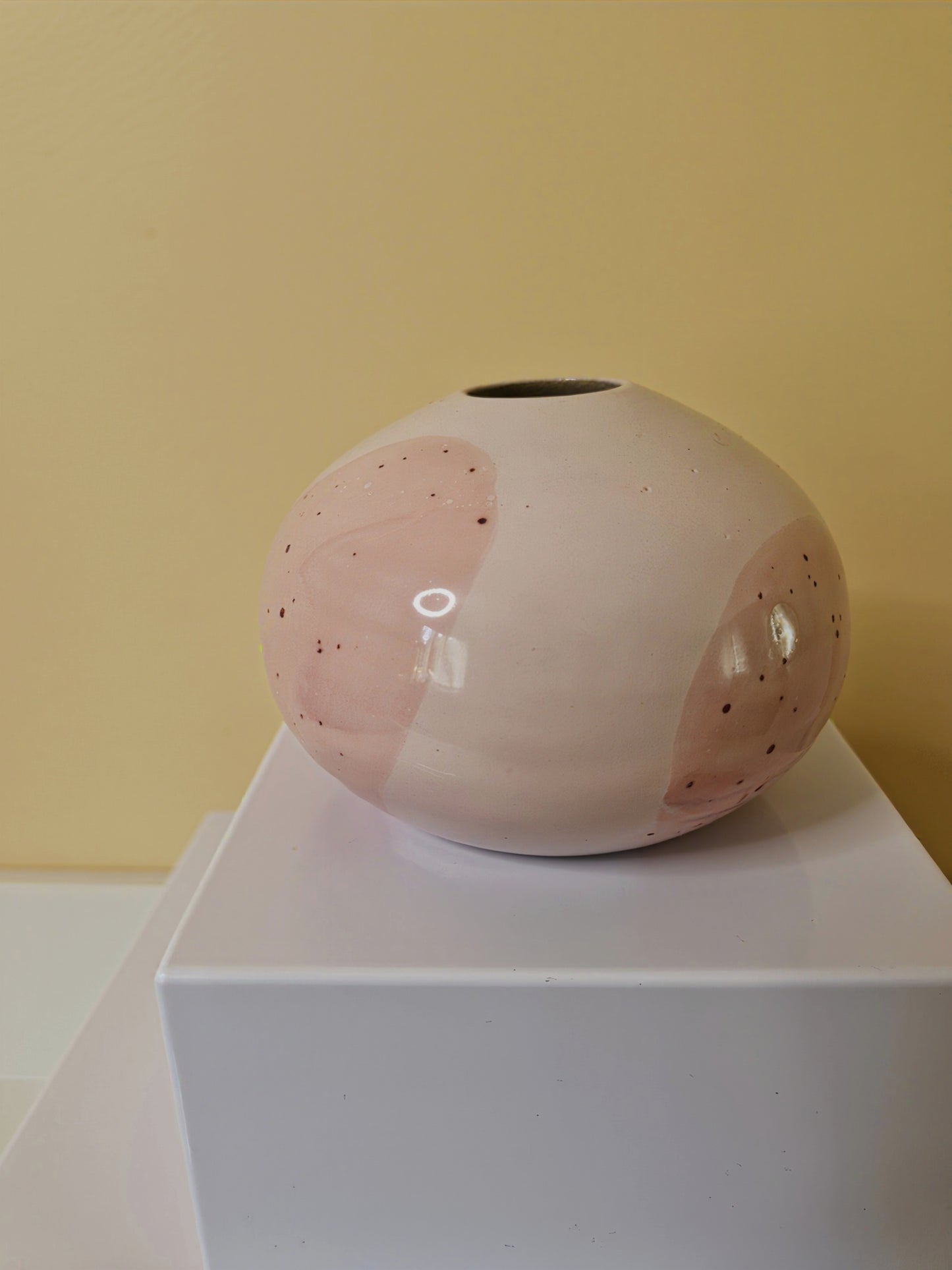 Round Vase Candy Floss